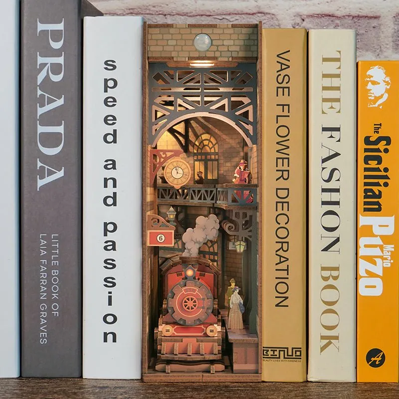 Figured'Art Stoomtijdperk book nook 164 stukjes treinstation