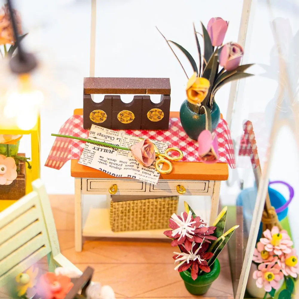 Figured'Art Zonnige Bloem miniatuurhuisje met led
