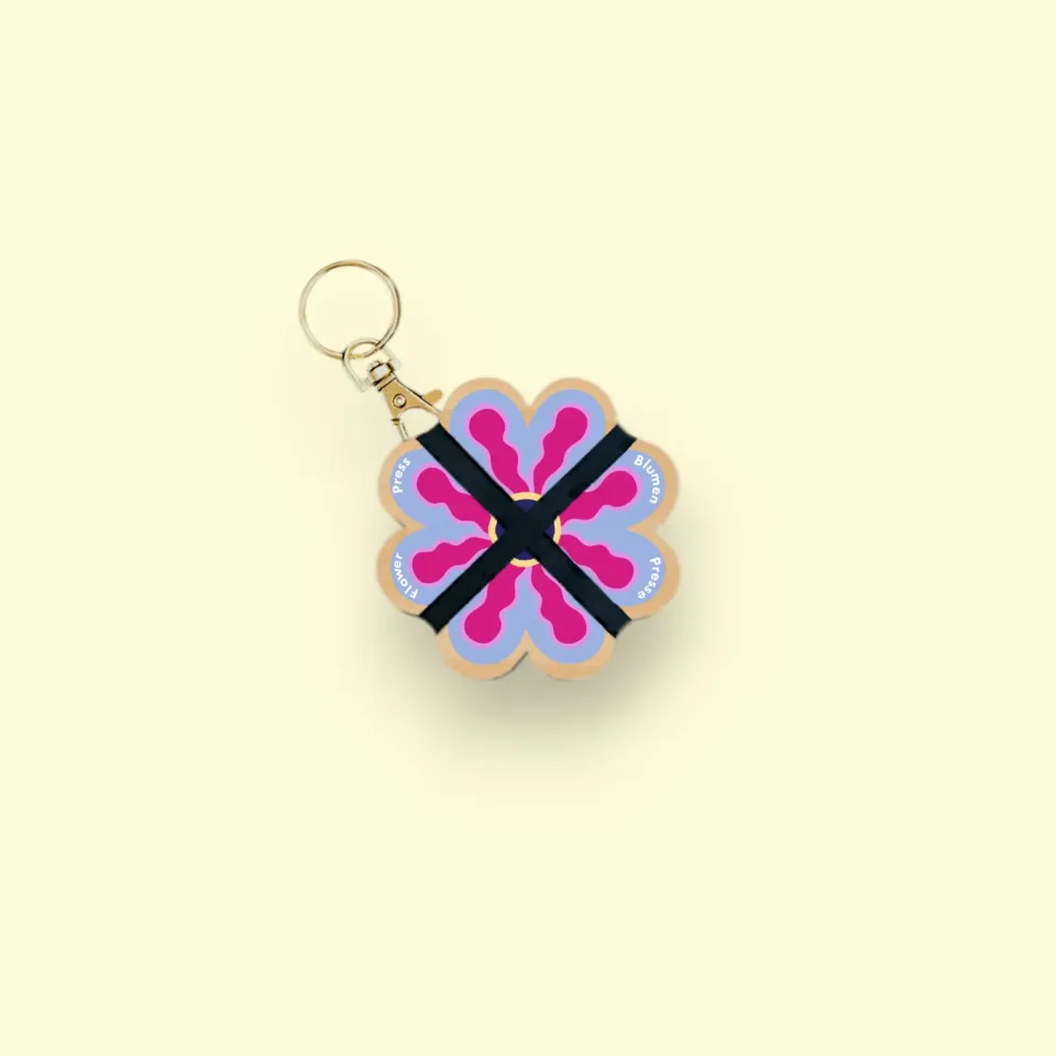 Studio Wald Keyring Flower Press 02 bloemenpers blauw