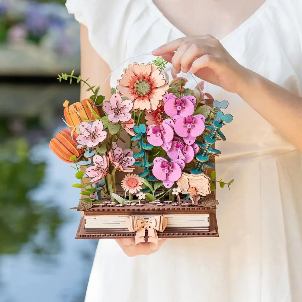 Figured'Art Houten bloeiend boek 3D puzzel 552 stukjes