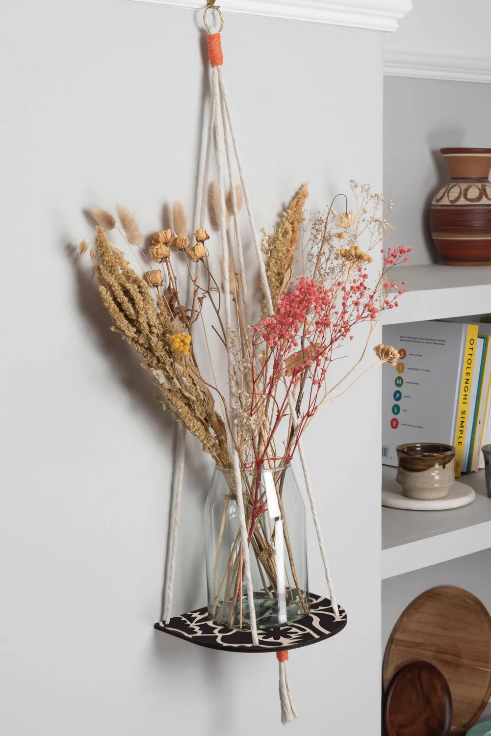 Studio Wald Black Abstract hangende plantenplank macramé