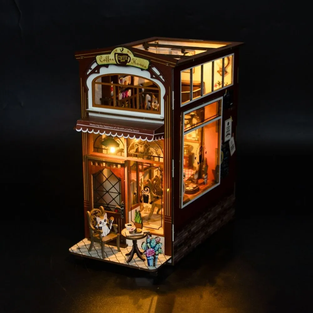 Figured'Art Koffiehuis book nook bouwpakket 24,5x21,5x13 cm
