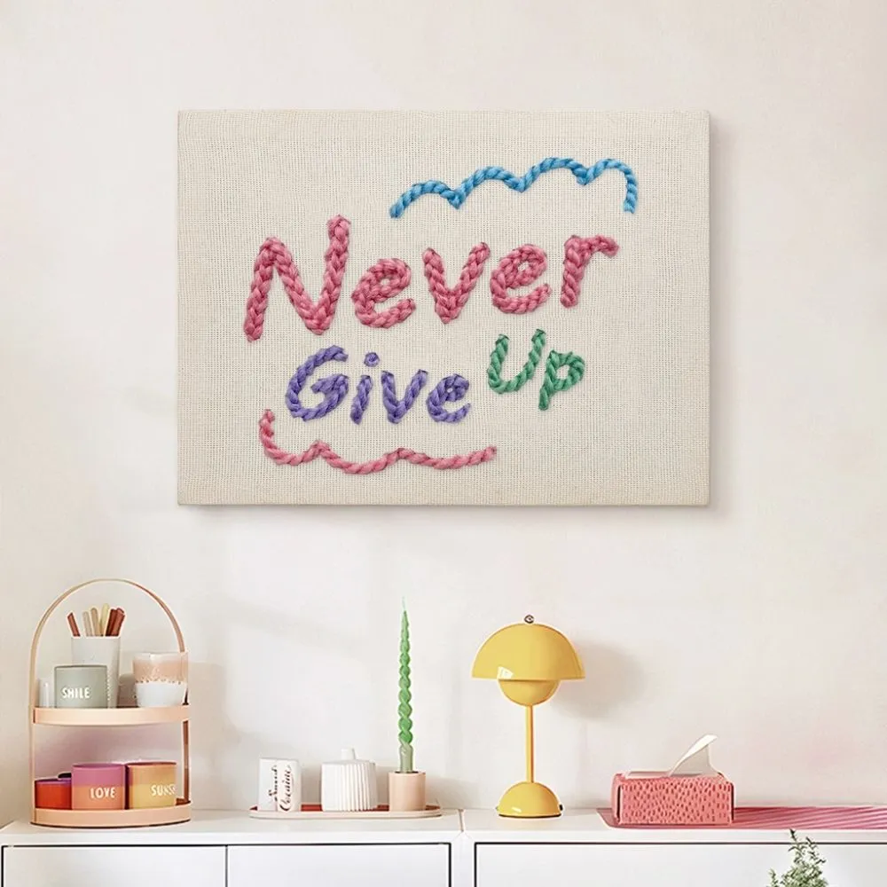 Figured'Art Never Give Up punch needle pakket 20x30cm citaat