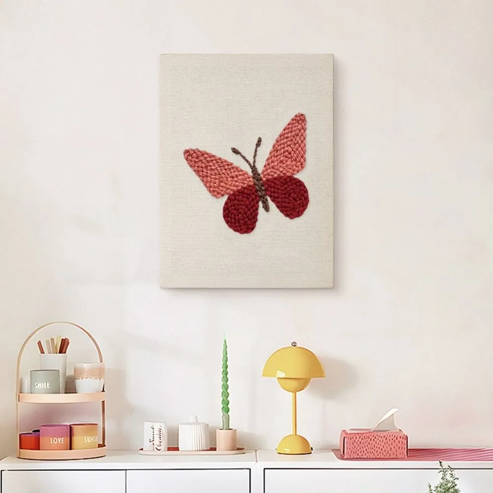 Figured'Art Karmozijnrode Vleugels punch needle pakket met frame 20x30cm