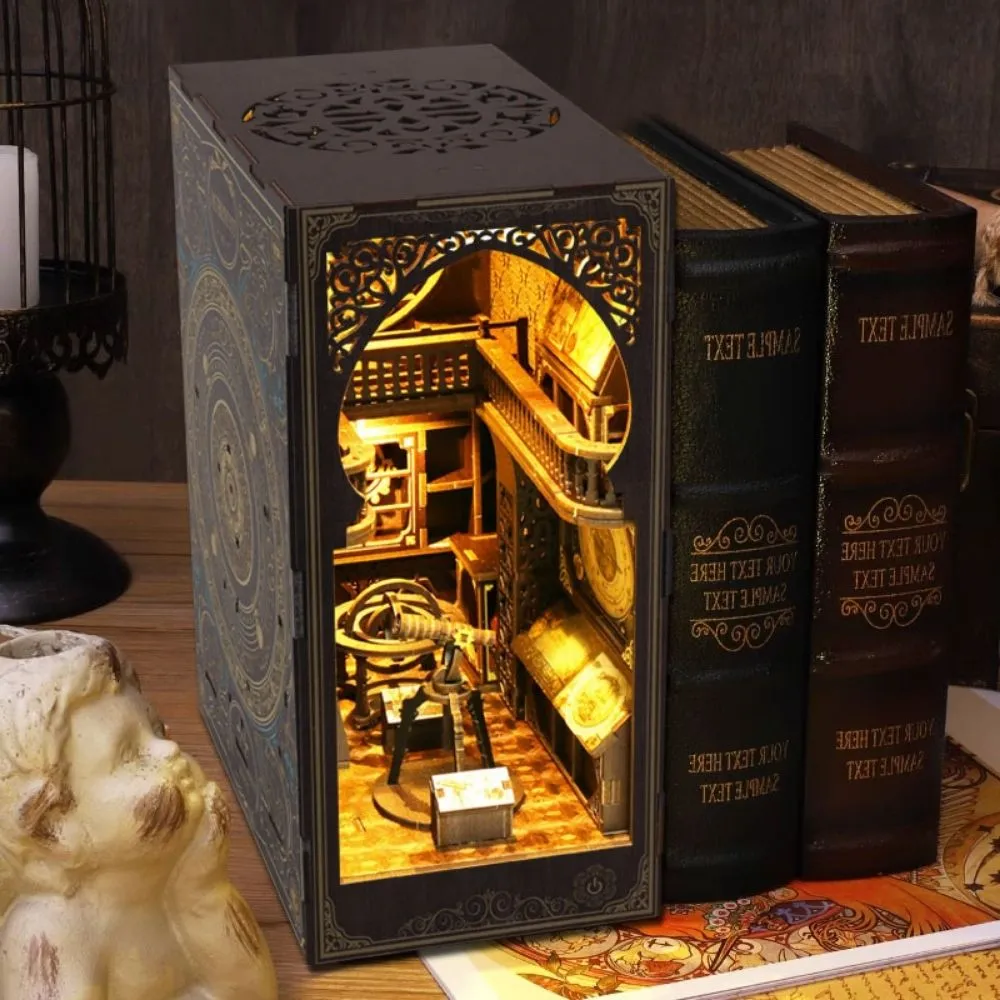 Figured'Art Museum van Astronomie book nook DIY 23x18,5x11cm