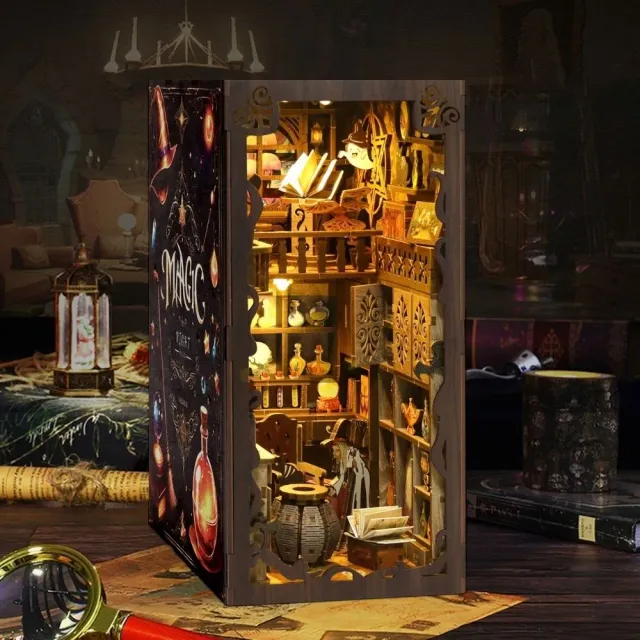 Figured'Art De Kamer van de Alchemist Book nook