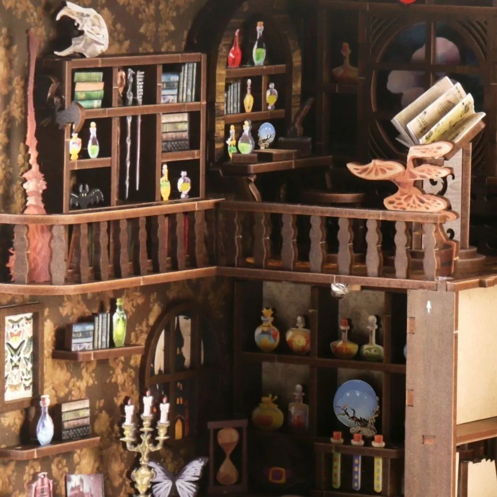 Figured'Art De Kamer van de Alchemist Book nook