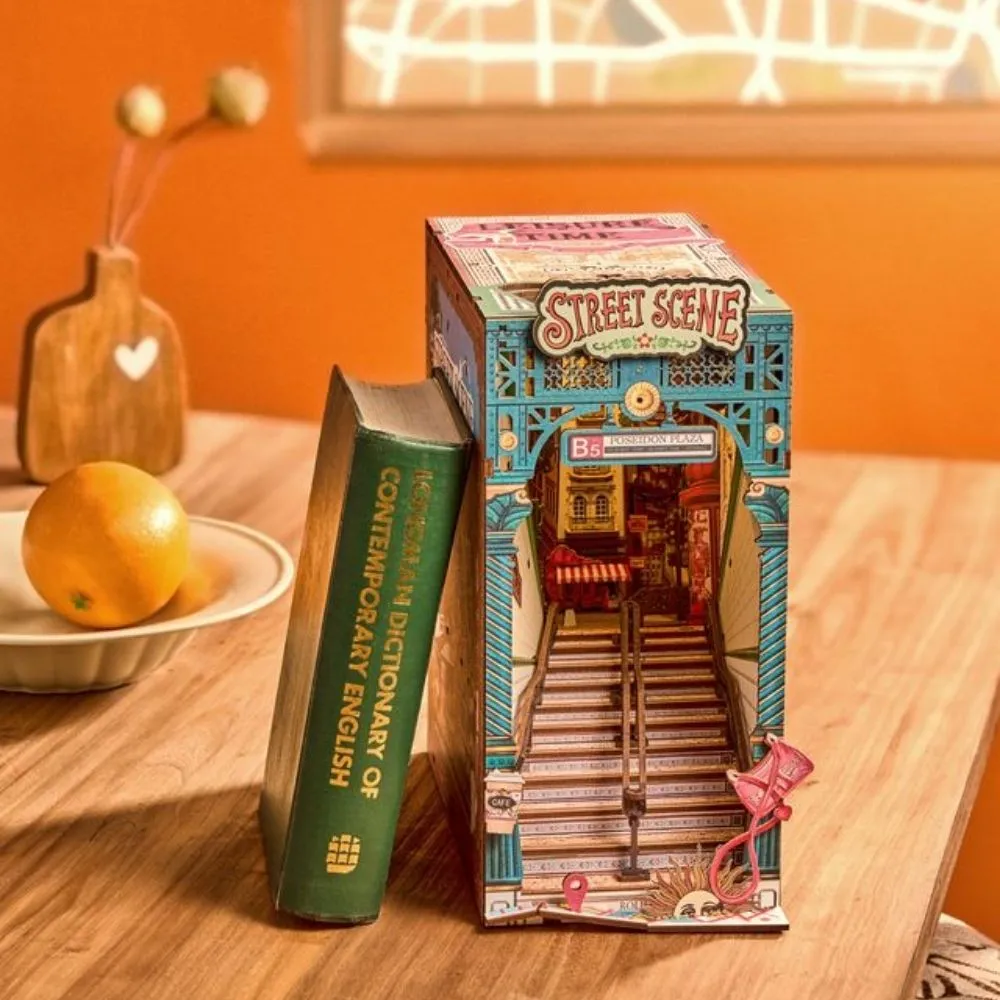 Figured'Art Straatscène book nook 13x23x25cm met led