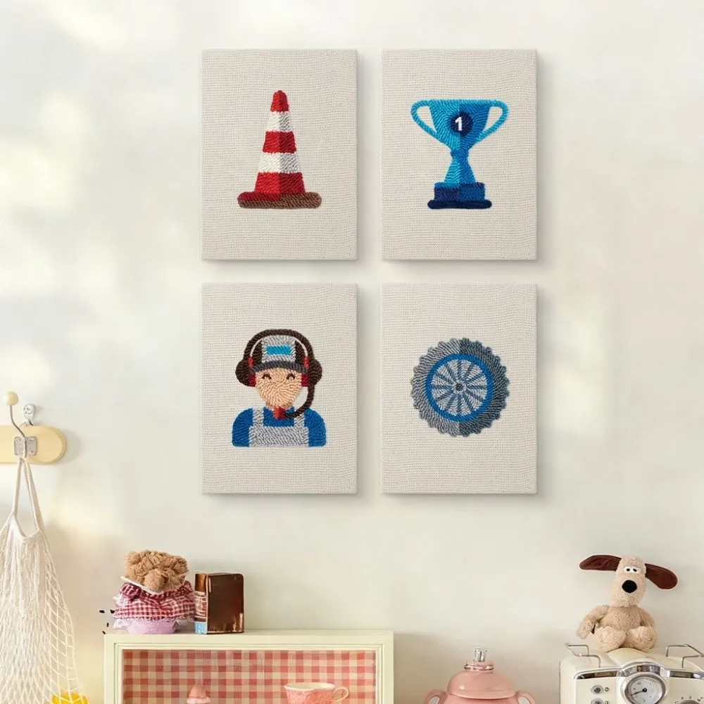 Figured'Art Punch Needle Set Racedag 4 stuks met frames auto's