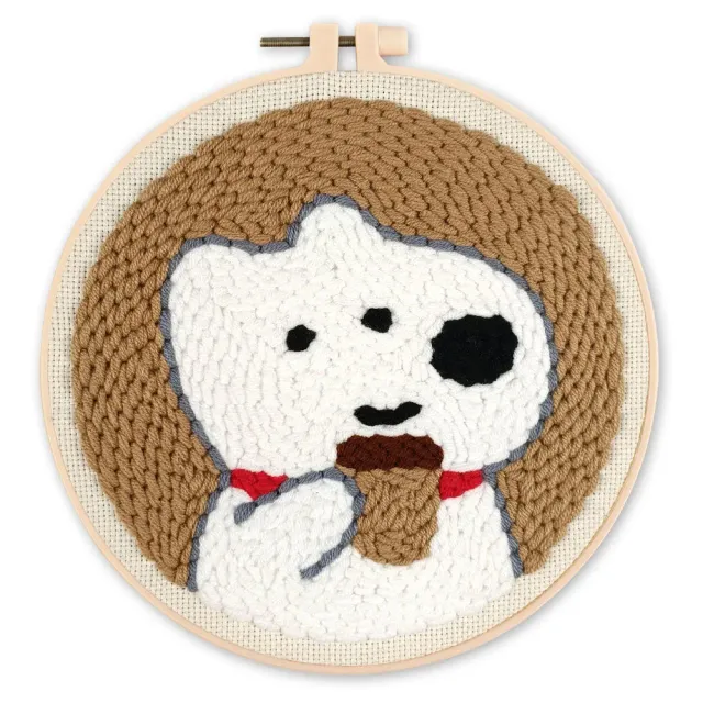 Figured'Art Witte hond en koffie punch needle pakket 20 cm wol