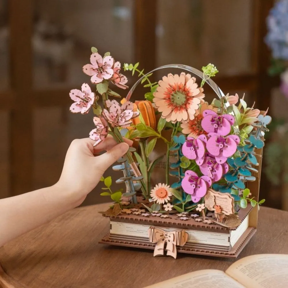 Figured'Art Houten bloeiend boek 3D puzzel 552 stukjes