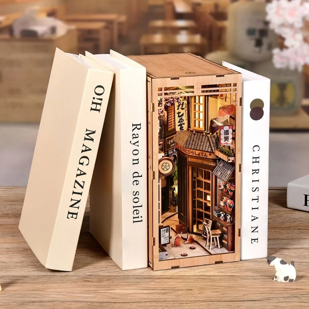 Figured'Art De Japanse Steeg book nook 23x18cm hout met licht
