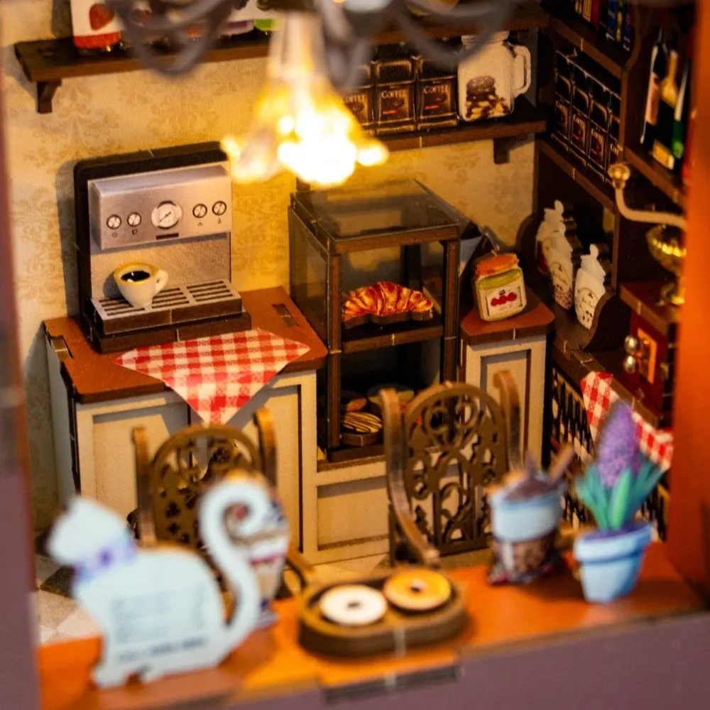 Figured'Art Koffiehuis book nook bouwpakket 24,5x21,5x13 cm
