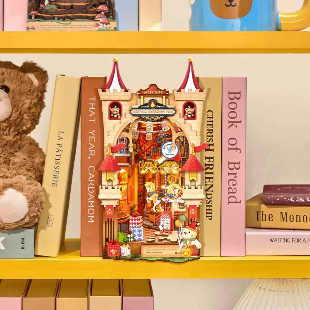Figured'Art Book Nook Sprookjesachtig pretpark bouwpakket 257 delen met led