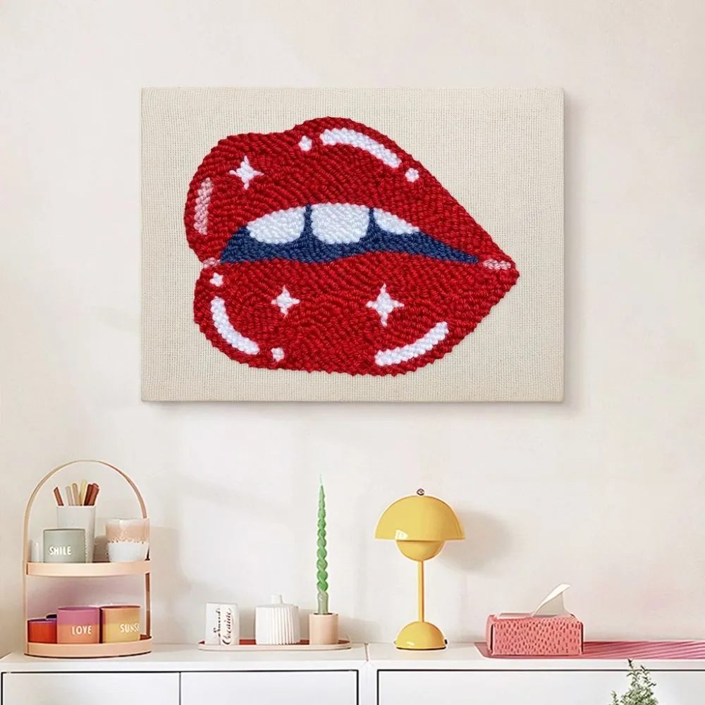 Figured'Art Glanzende Lippen punch needle pakket met frame 20x30cm pop art