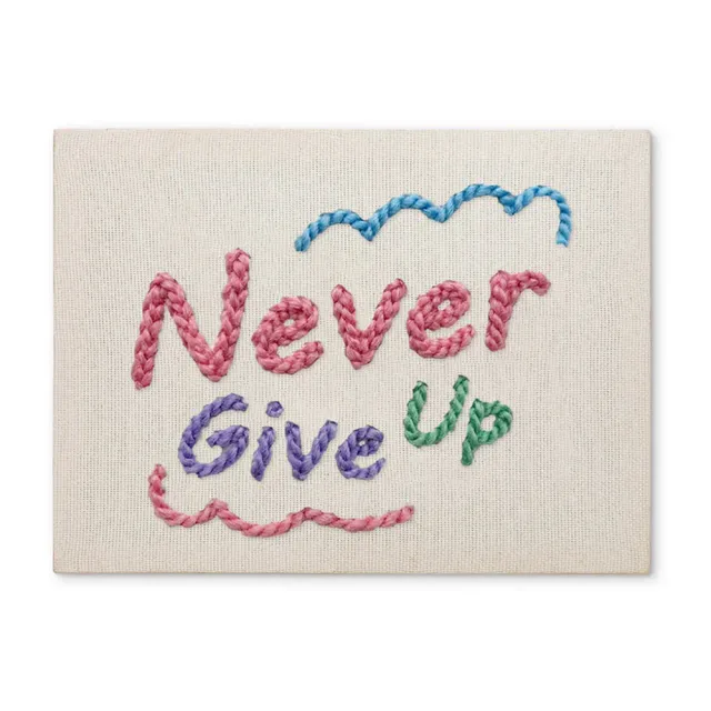 Figured'Art Never Give Up punch needle pakket 20x30cm citaat