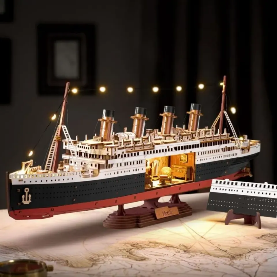 Figured'Art 1912 Reiziger 3D puzzel schip 433 stukjes groot