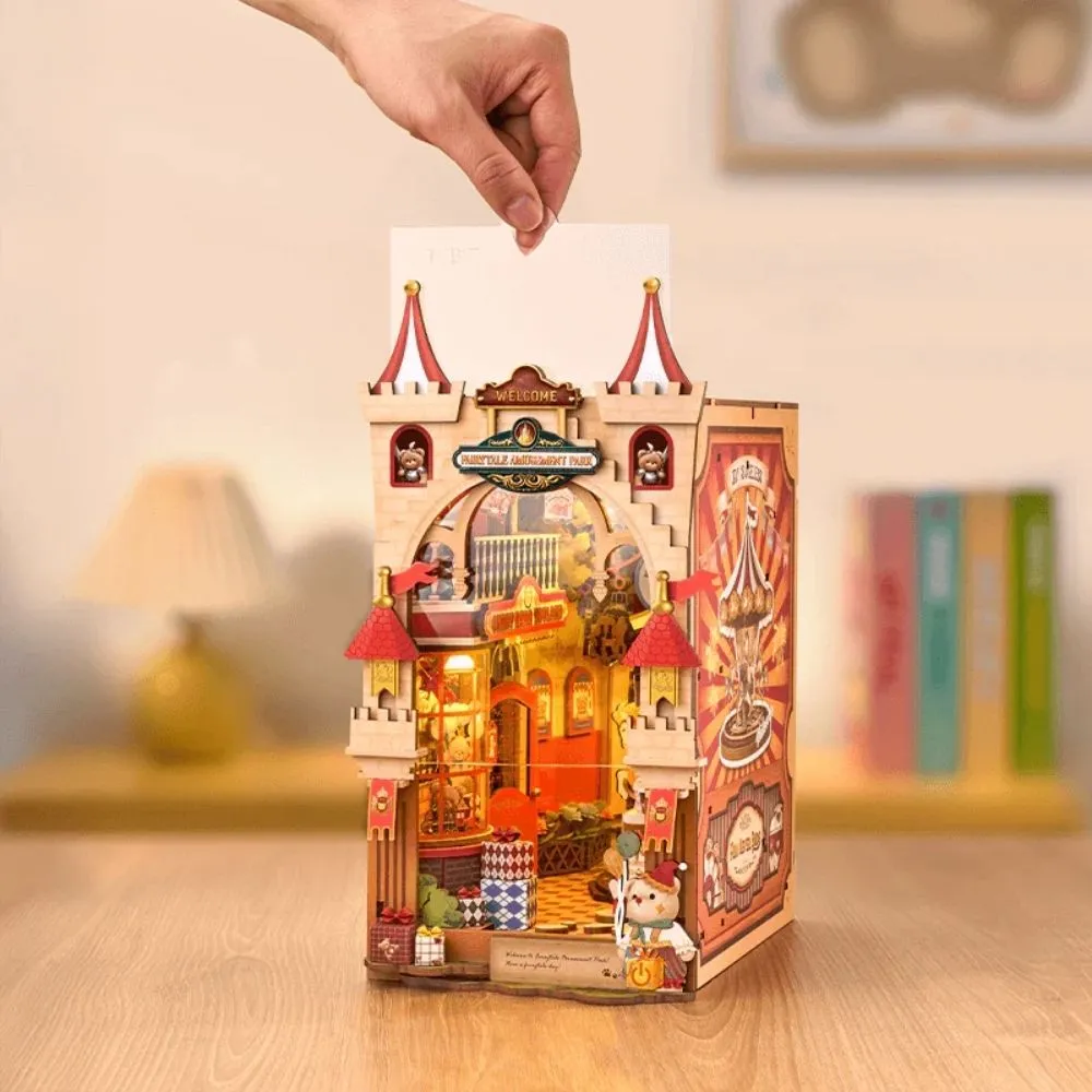 Figured'Art Book Nook Sprookjesachtig pretpark bouwpakket 257 delen met led