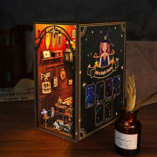 Figured'Art Mira's Magisch Huis book nook 18,3x11,6x22cm met led