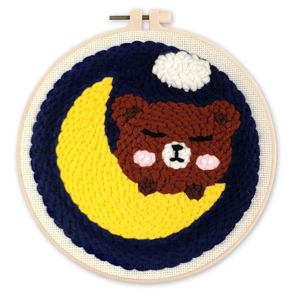 Figured'Art Schattige Beer op de Maan punch needle 20cm