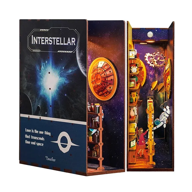 Figured'Art Book Nook Interstellair miniatuur diorama 24,5x18x8 cm led