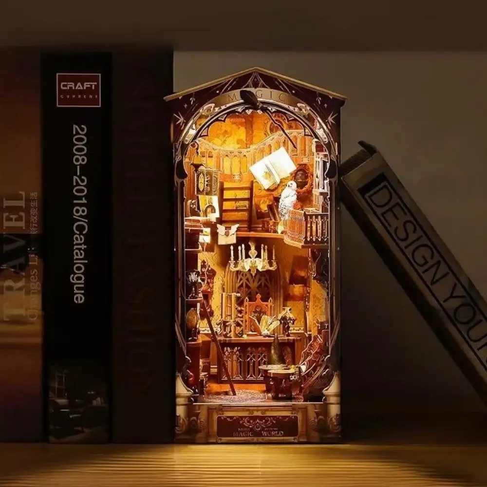 Figured'Art Magische Wereld book nook met licht 298 stukjes