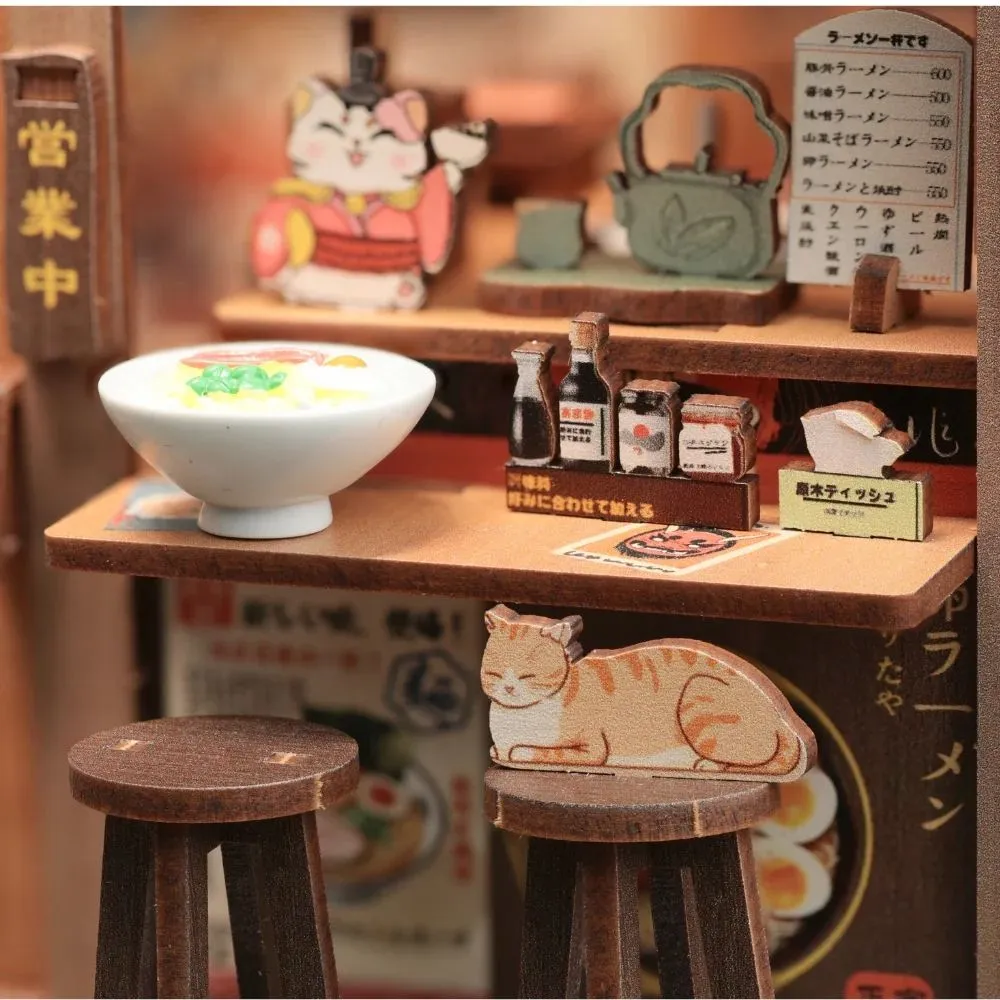 Figured'Art Book Nook Japanse Delicatessen bouwpakket met licht