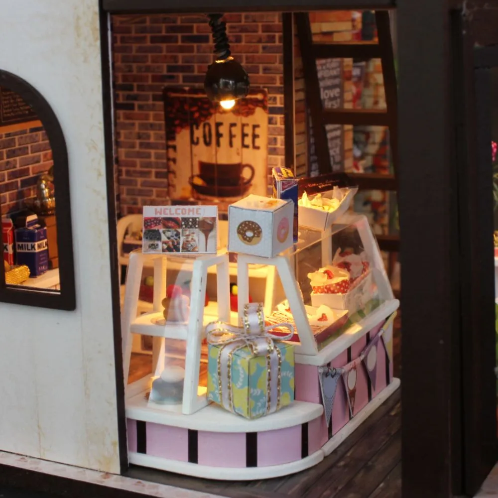 Figured'Art Pause Café miniatuurhuisje bouwpakket 232 stuks met led