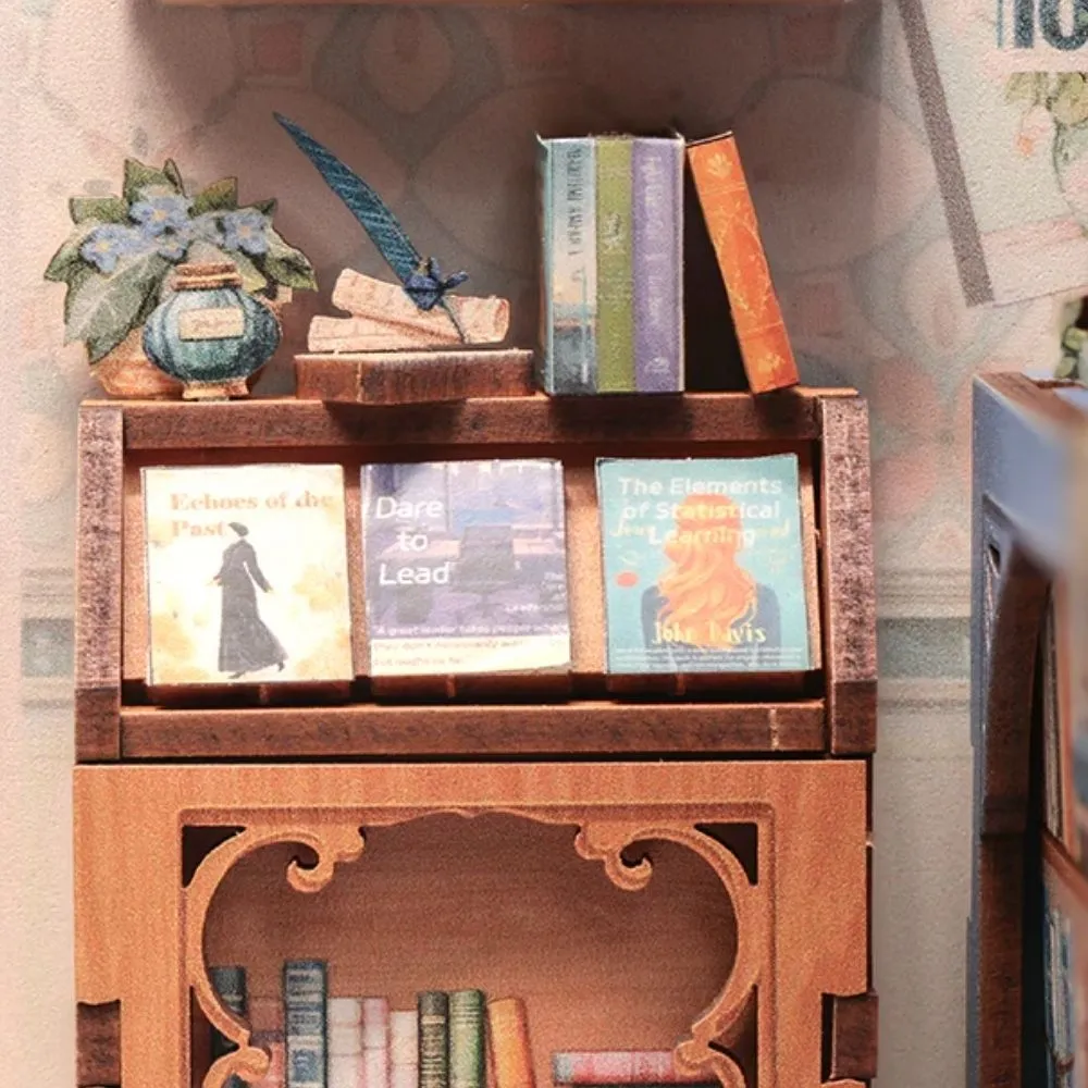 Figured'Art Literatuurboekwinkel book nook 13x10,2x17,9 cm