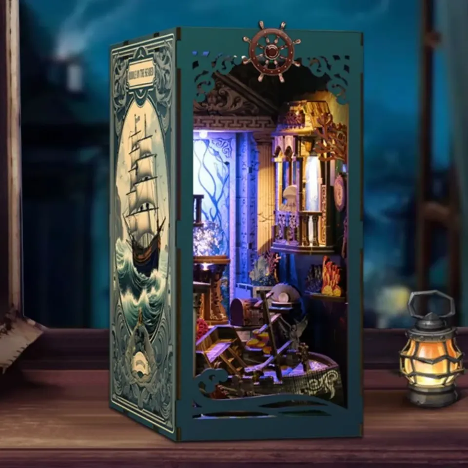 Figured'Art Book Nook Raadsel op de zeebodem 23x18x11 cm led