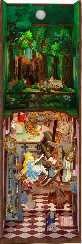 Figured'Art Alice in Wonderland book nook 24,5 cm