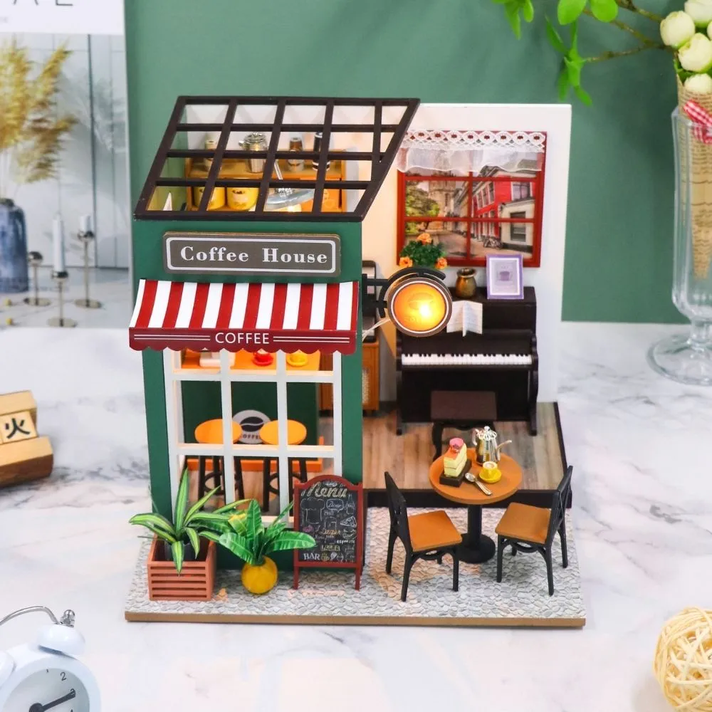 Figured'Art Middagkoffie miniatuurhuisje 22 cm met licht