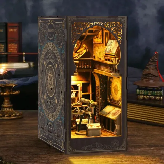 Figured'Art Museum van Astronomie book nook DIY 23x18,5x11cm
