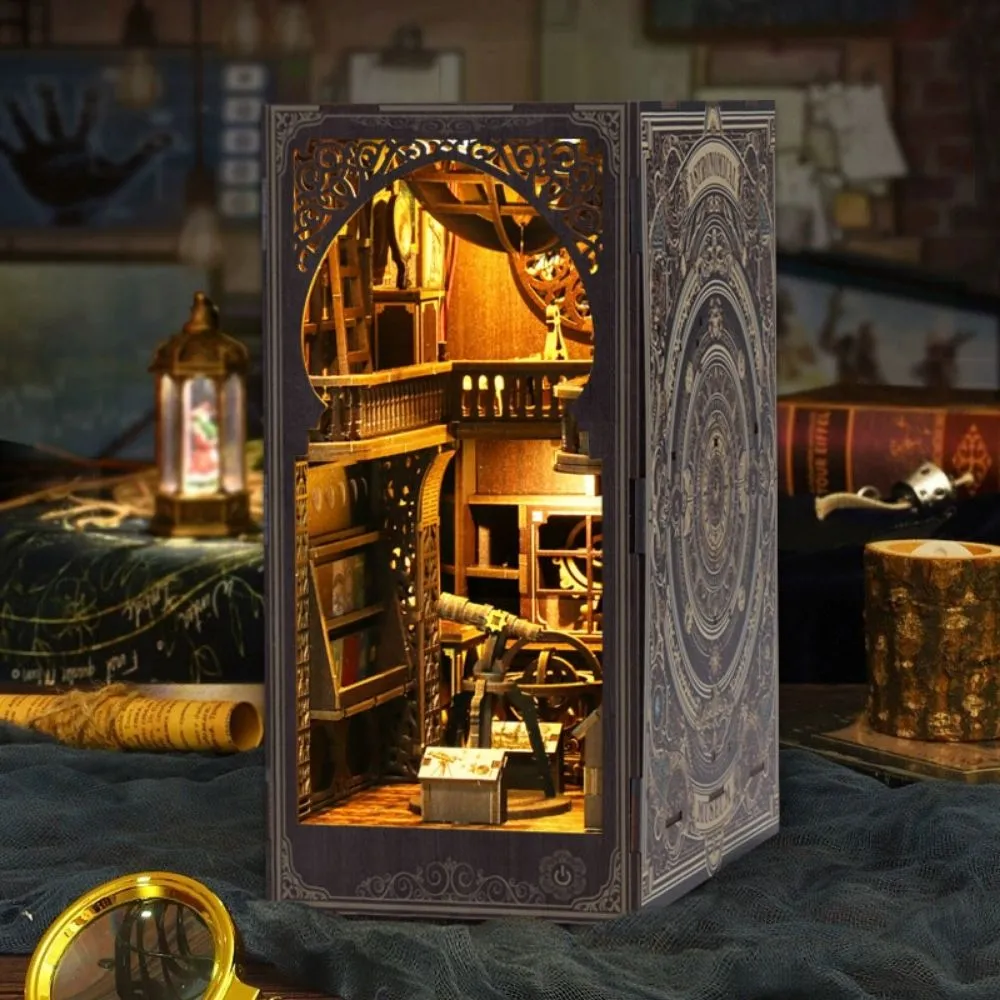 Figured'Art Museum van Astronomie book nook DIY 23x18,5x11cm