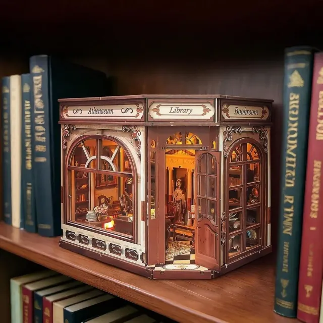 Figured'Art Miniatuurhuisjes Athena's Studeerkamer 3D puzzel met led
