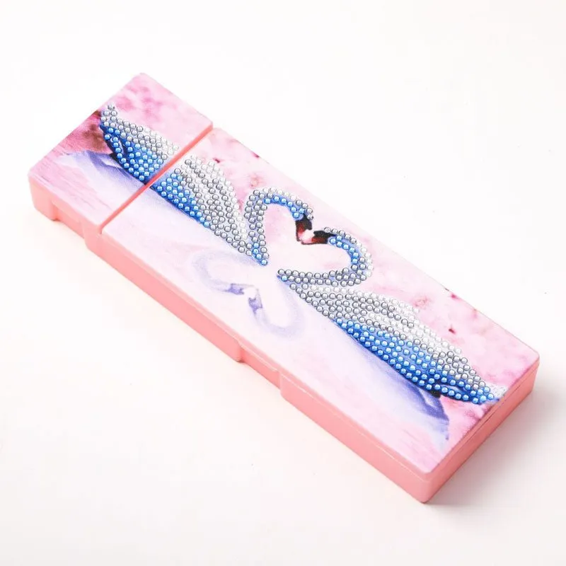 Figured'Art Zwaan Hart diamond painting pennendoos 21cm